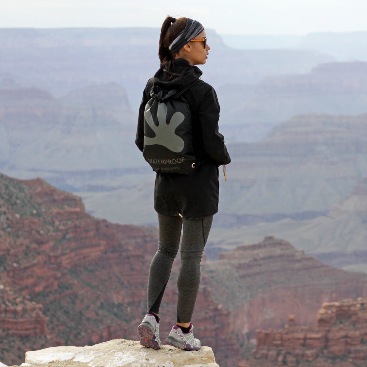 MOCHILA CON CORDONES NEGRA NEON IMPERMEABLE / WATERPROOF 10L DRAWSTRING